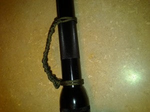 Mag light with completed paracord handle